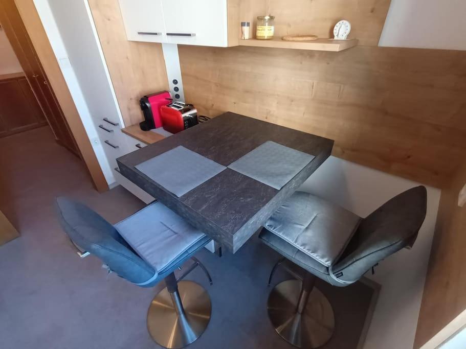 Modernes Apartment In Wien ภายนอก รูปภาพ