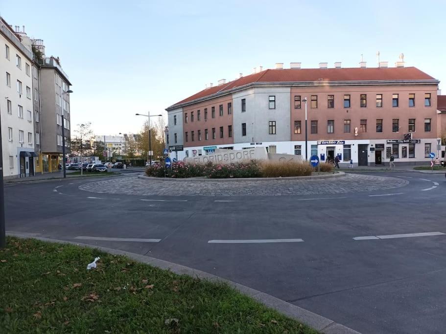 Modernes Apartment In Wien ภายนอก รูปภาพ